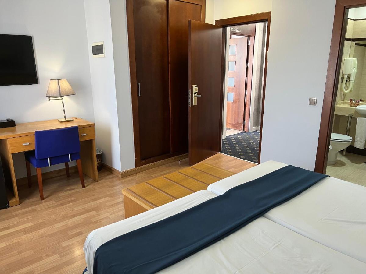 Hotel Cervantes Linares Linares  Buitenkant foto