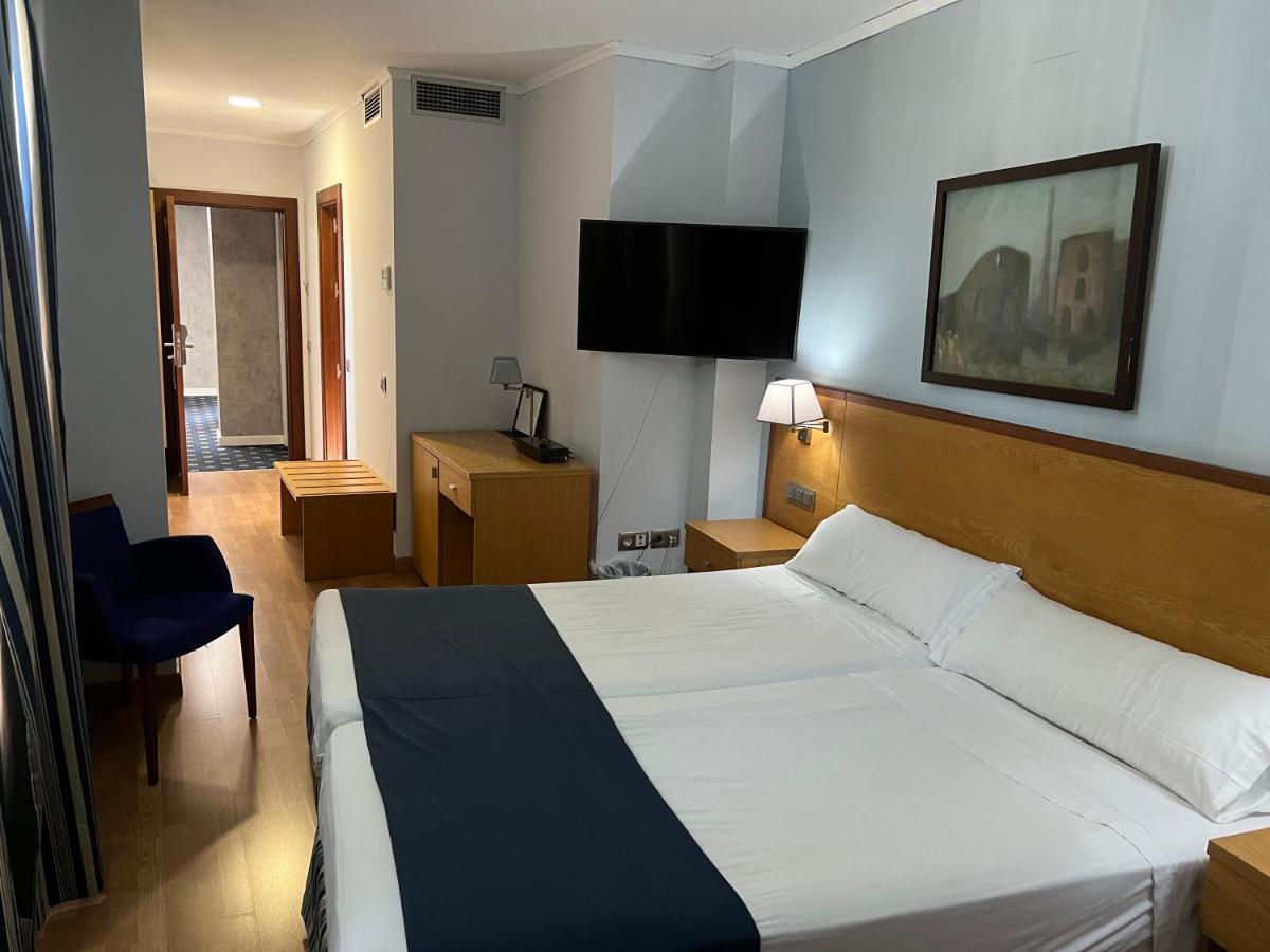 Hotel Cervantes Linares Buitenkant foto
