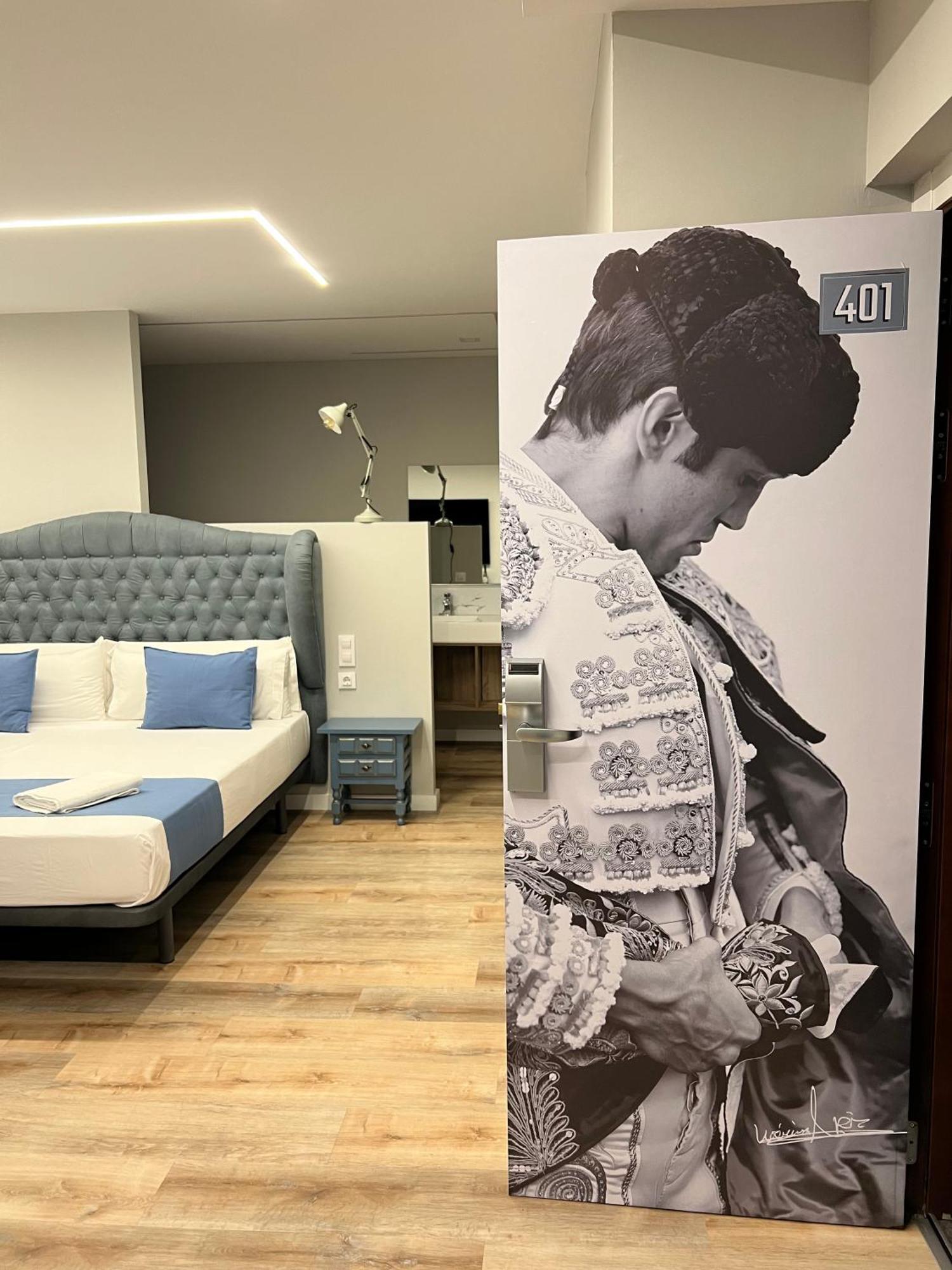 Hotel Cervantes Linares Buitenkant foto